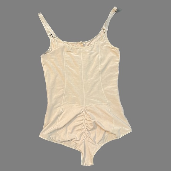 Zip Front Nude Body Shaper Girdle With Derrière Enhancer  Size XL - Picture 3 of 5